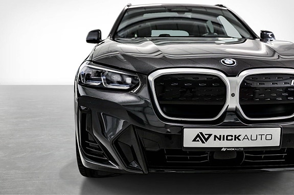 BMW iX3 7 of 30
