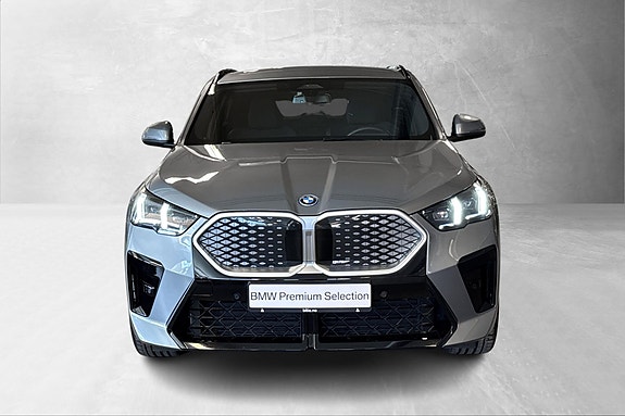 BMW iX2 4 of 30