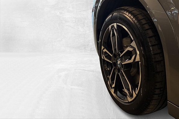 BMW iX2 3 of 30