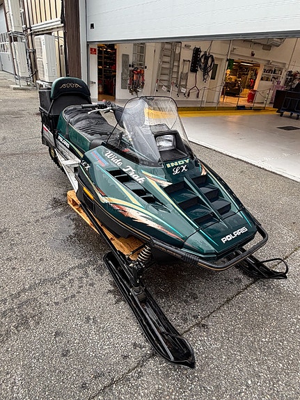 Polaris Indy Widetrak 2 of 5
