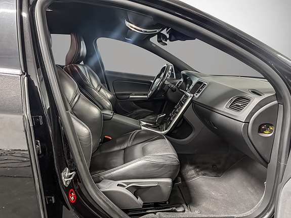 Volvo V60 17 of 27