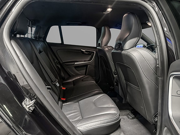 Volvo V60 21 of 27