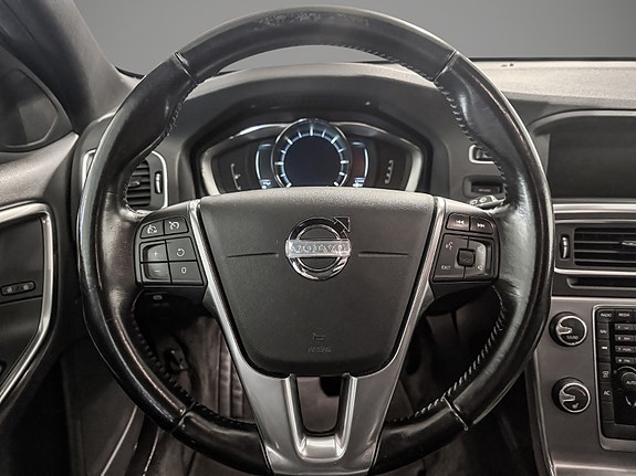 Volvo V60 13 of 27