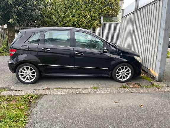 Mercedes-Benz B180 d 17 of 18