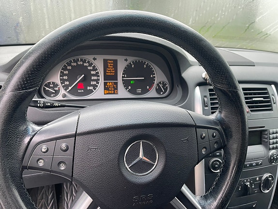 Mercedes-Benz B180 d 14 of 18