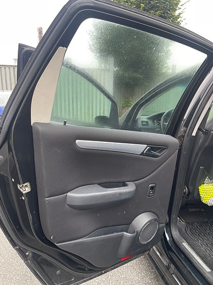 Mercedes-Benz B180 d 10 of 18