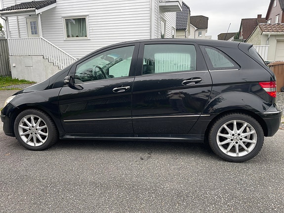 Mercedes-Benz B180 d 9 of 18