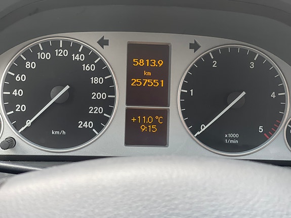 Mercedes-Benz B180 d 16 of 18