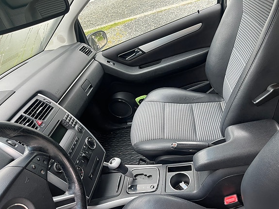 Mercedes-Benz B180 d 4 of 18