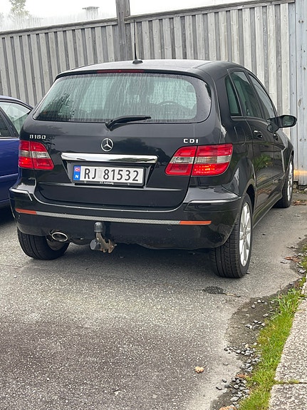 Mercedes-Benz B180 d 18 of 18