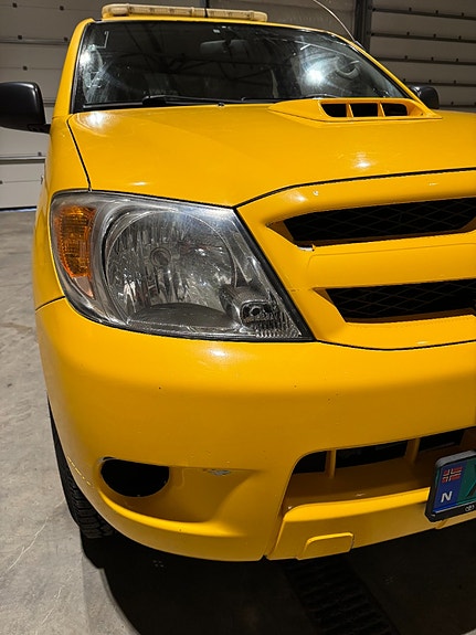 Toyota HiLux 10 of 10