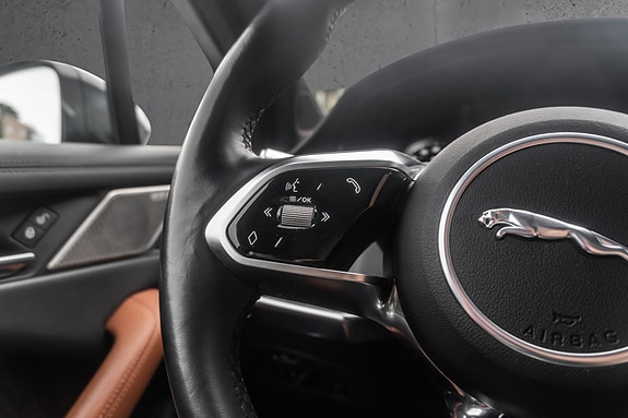 Jaguar I-PACE 28 of 30