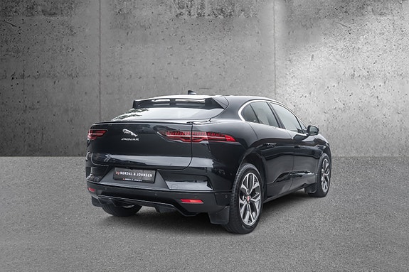 Jaguar I-PACE 8 of 30