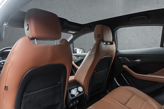 Jaguar I-PACE 24 of 30