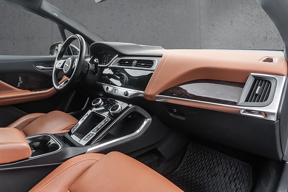 Jaguar I-PACE 20 of 30
