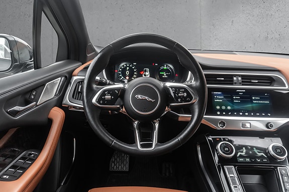 Jaguar I-PACE 26 of 30