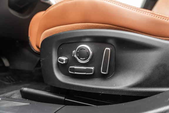Jaguar I-PACE 19 of 30