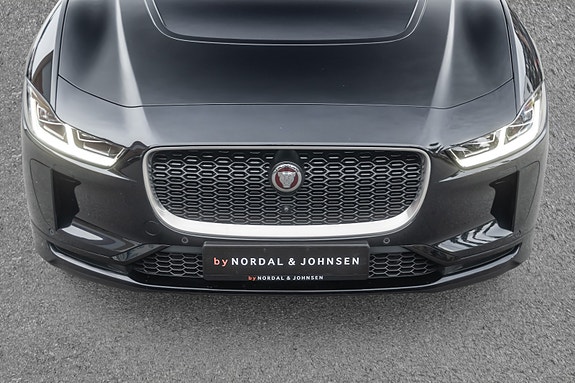 Jaguar I-PACE 3 of 30