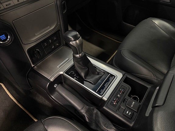 Toyota Land Cruiser 15 of 26