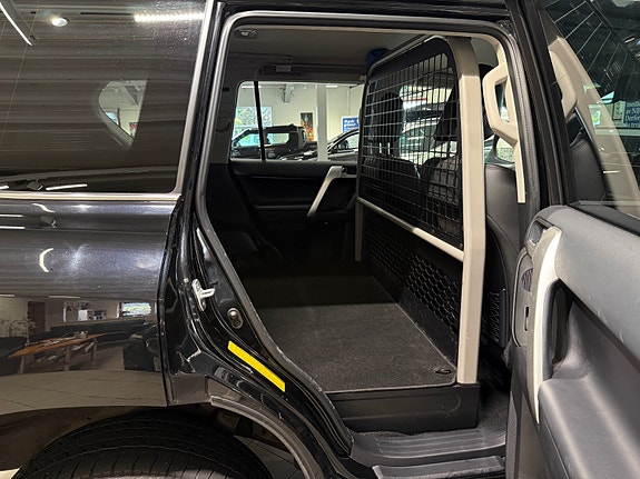 Toyota Land Cruiser 22 of 26
