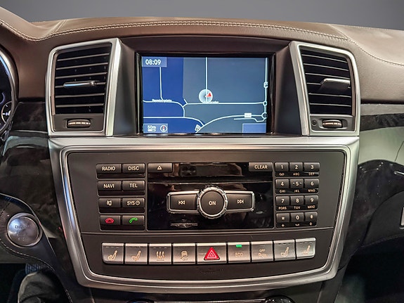 Mercedes-Benz ML350 16 of 30