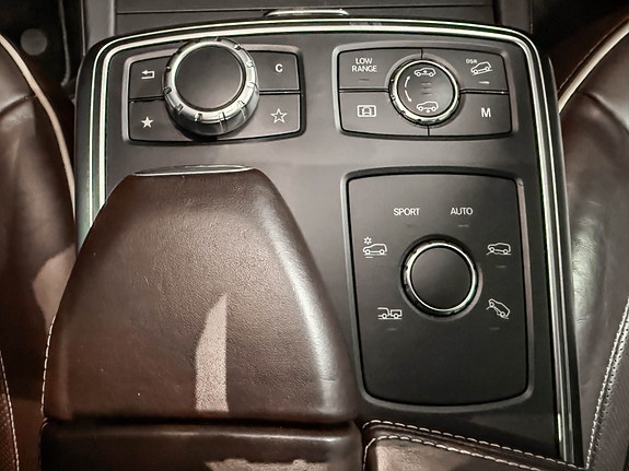 Mercedes-Benz ML350 20 of 30