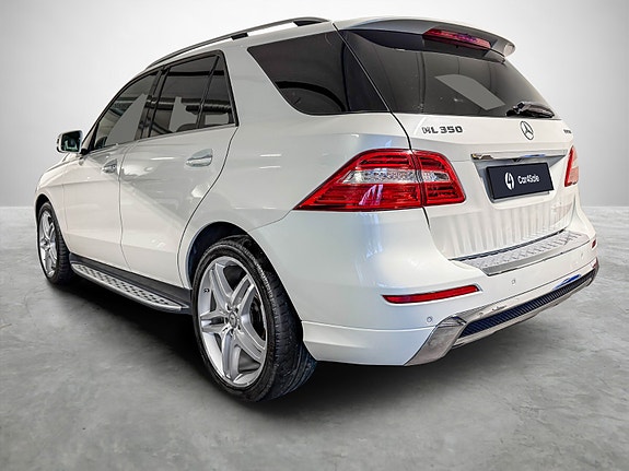 Mercedes-Benz ML350 3 of 30