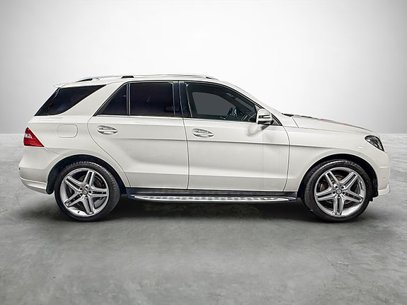Mercedes-Benz ML350 6 of 30