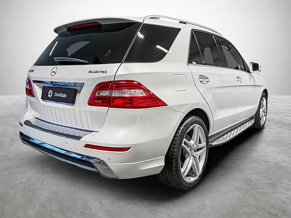 Mercedes-Benz ML350 5 of 30
