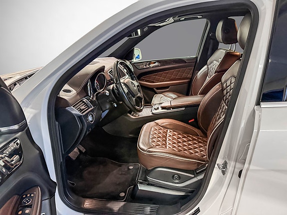 Mercedes-Benz ML350 11 of 30