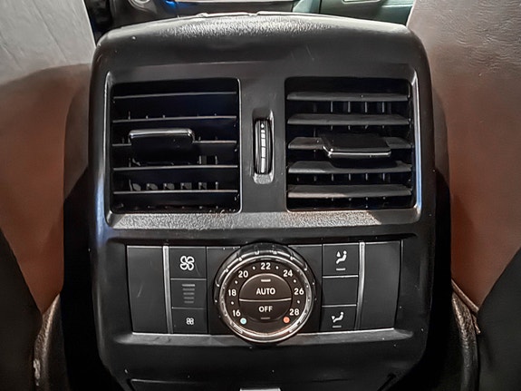 Mercedes-Benz ML350 26 of 30