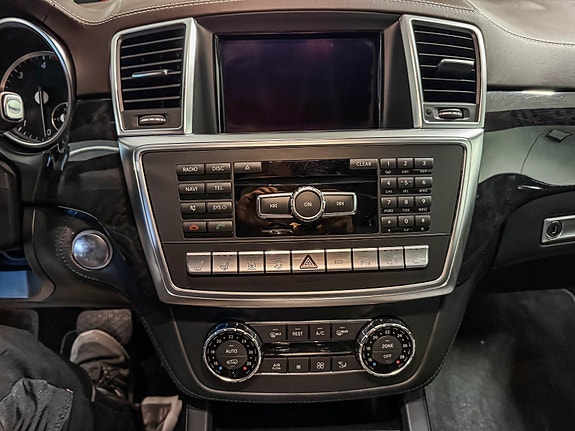 Mercedes-Benz ML350 15 of 30
