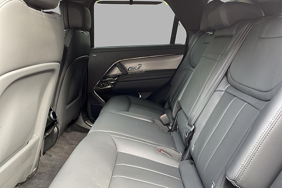 Land Rover Range Rover Sport 13 of 15