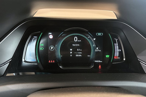 Hyundai IONIQ 13 of 22