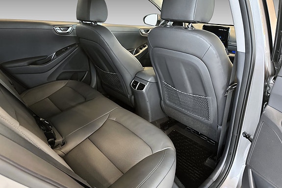 Hyundai IONIQ 17 of 22