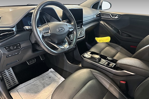 Hyundai IONIQ 11 of 22