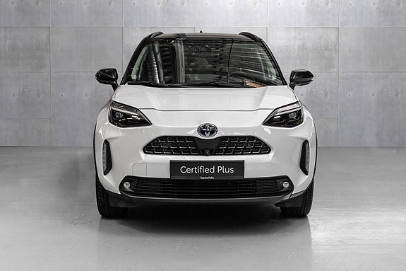 Toyota Yaris Cross 2 of 23