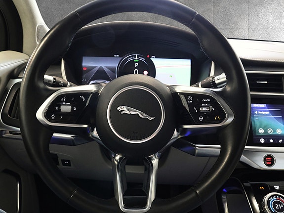 Jaguar I-PACE 19 of 30