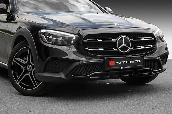 Mercedes-Benz E220 d 2 of 23