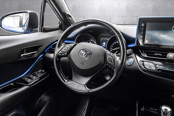 Toyota C-HR 12 of 25