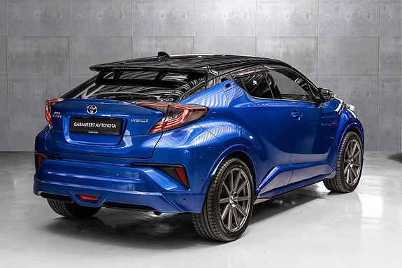 Toyota C-HR 4 of 25
