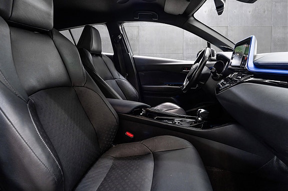 Toyota C-HR 15 of 25