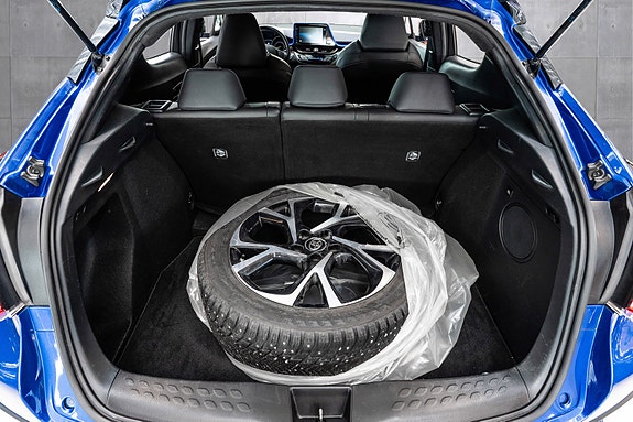 Toyota C-HR 13 of 25