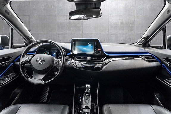 Toyota C-HR 11 of 25