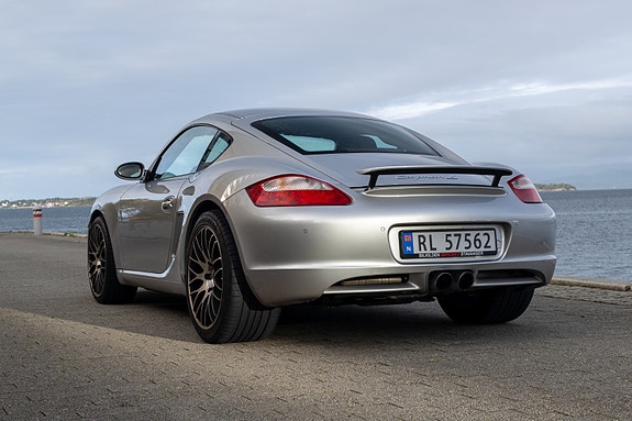 Porsche Cayman 6 of 12
