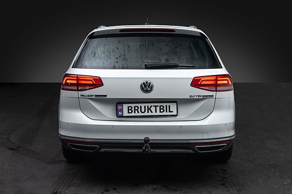 Volkswagen Passat Alltrack 8 of 26