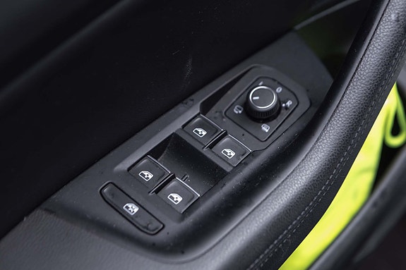 Volkswagen Passat Alltrack 18 of 26