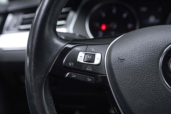 Volkswagen Passat Alltrack 11 of 26