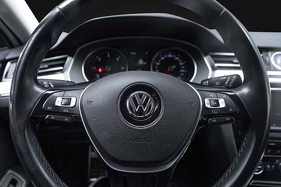 Volkswagen Passat Alltrack 10 of 26