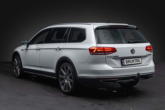 Volkswagen Passat Alltrack 6 of 26